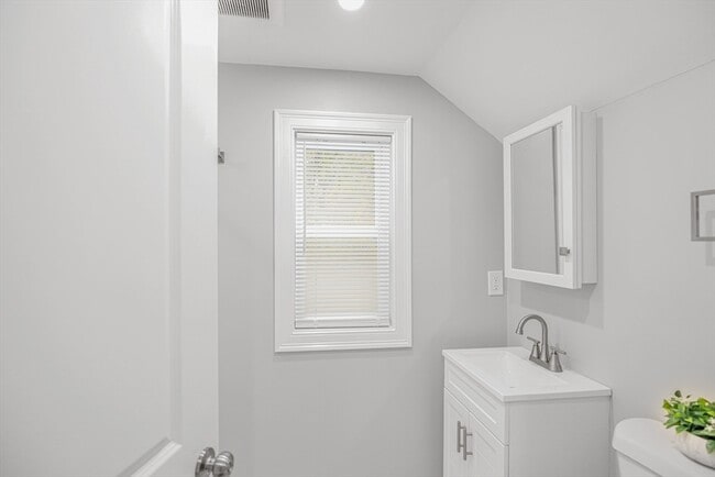 Building Photo - 58 Constance Rd