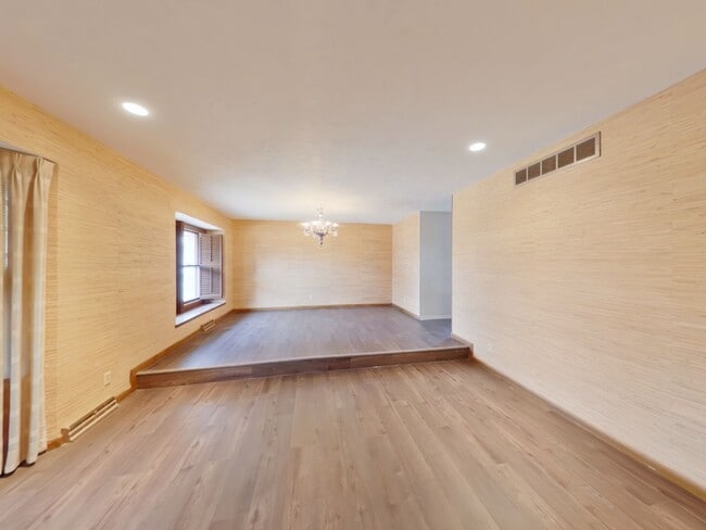 Building Photo - 7761 Killarney Ct