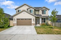 Building Photo - Beautiful 5bd/2.5ba, 3-car Tandem Garage H...
