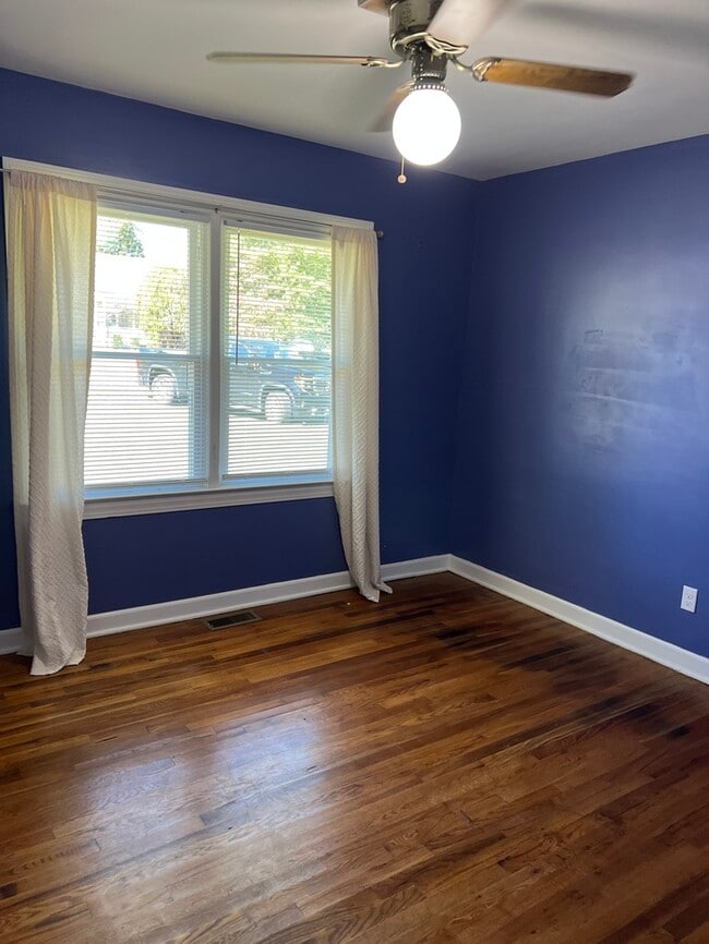 Building Photo - 418 Starke Dr