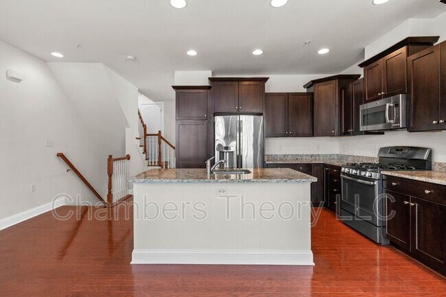 Building Photo - 415 N Upton Ct