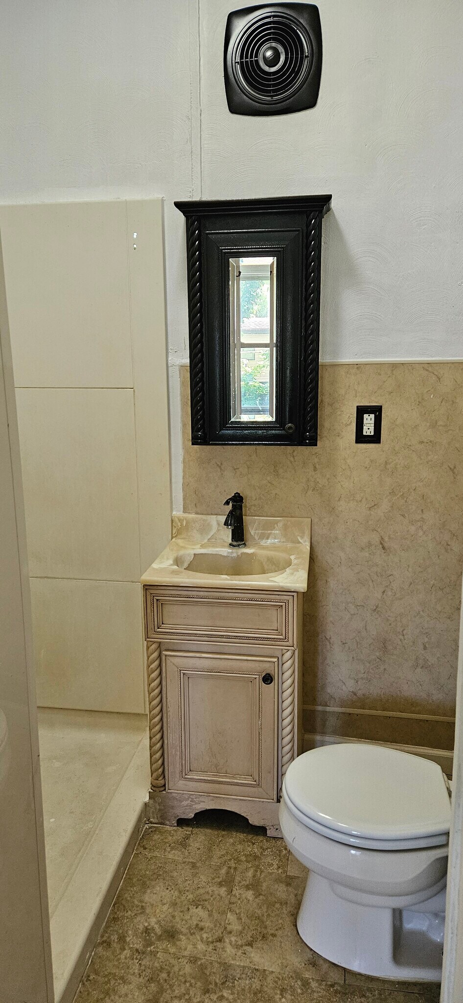 Building Photo - 129 N Bergan Ave