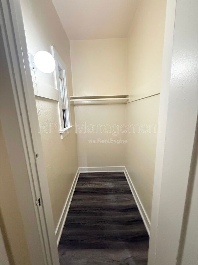 Building Photo - 1825 Ivar Ave