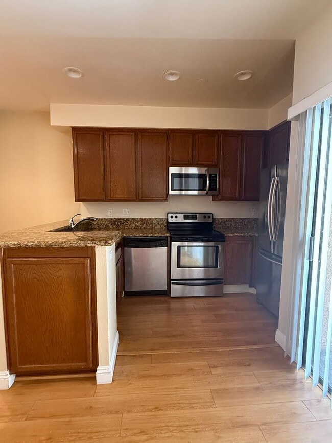 Building Photo - 1 Bed / 1 Bath Gem