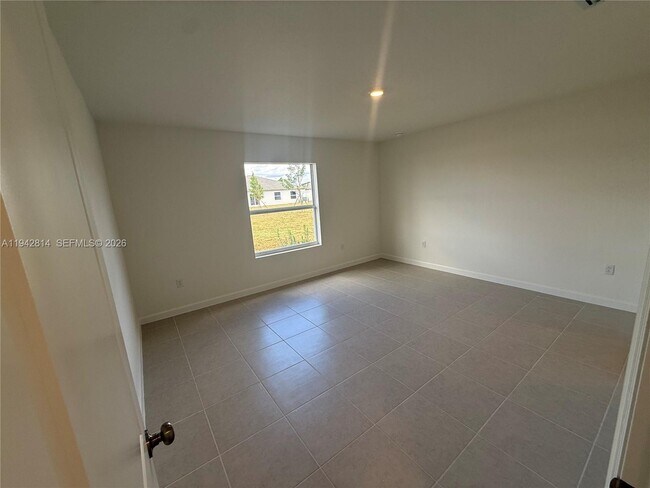 Building Photo - 17341 286 St