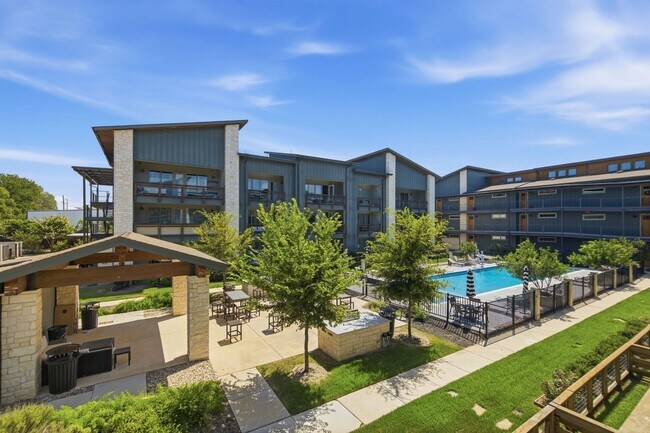 Building Photo - 4704 Sunset Trail