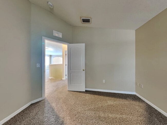 Building Photo - 8525 Quarter Horse Dr