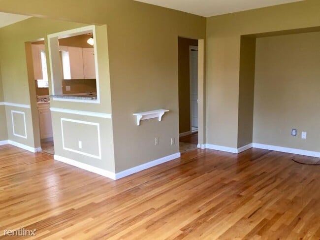 Building Photo - 100 W Hickory Grove Rd