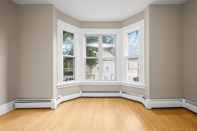 Building Photo - 49 Atwater Ave