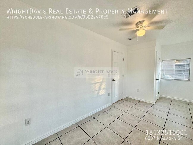 Building Photo - Beautifully Renovated 2/1 in Tampa!