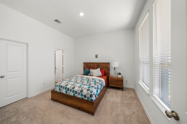 Building Photo - 11107 Willamer St