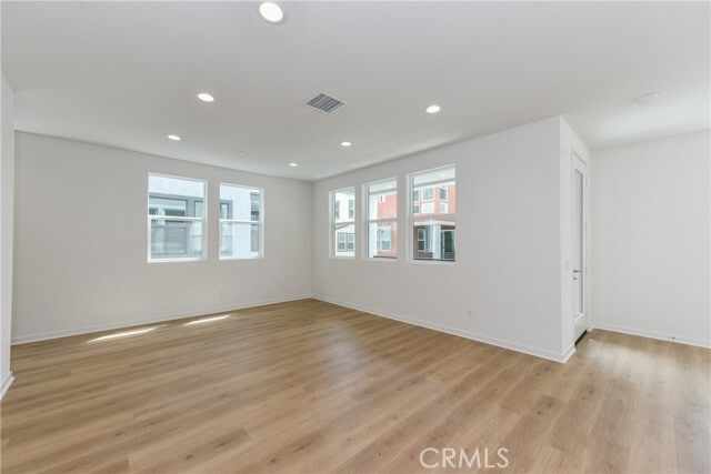 Building Photo - 115 Allusion