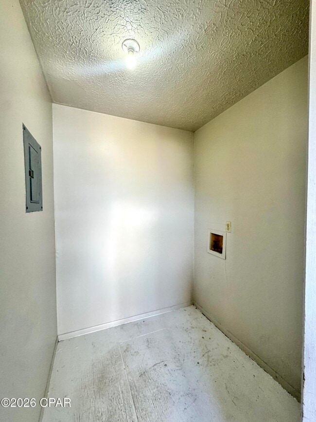 Building Photo - 7718 FL-22