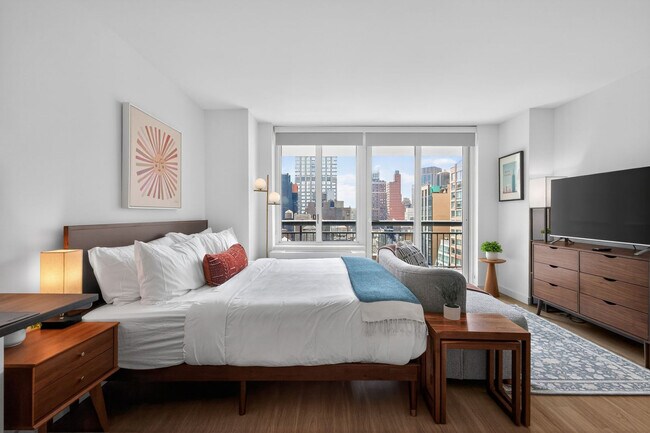 Building Photo - 68 W 37th St
