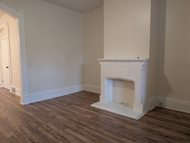 Building Photo - 1851 W 52nd St