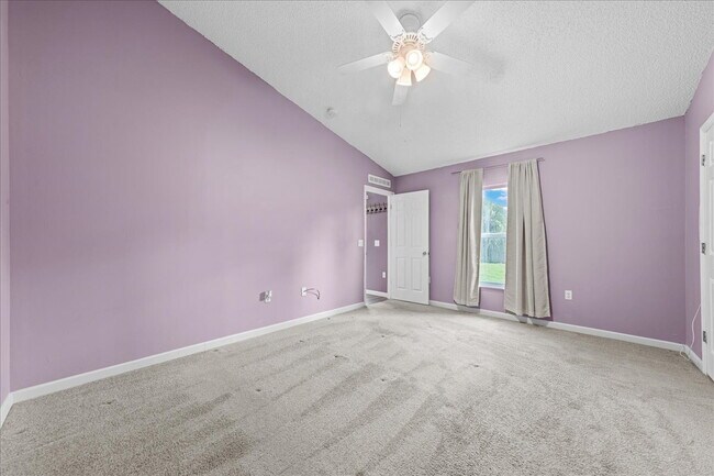 Building Photo - Palm Bay Gem