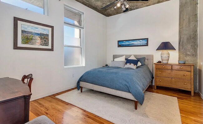 Building Photo - 3201 Shoshone St