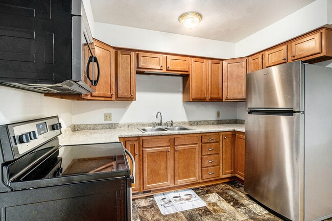 Building Photo - 11720 Portage Rd