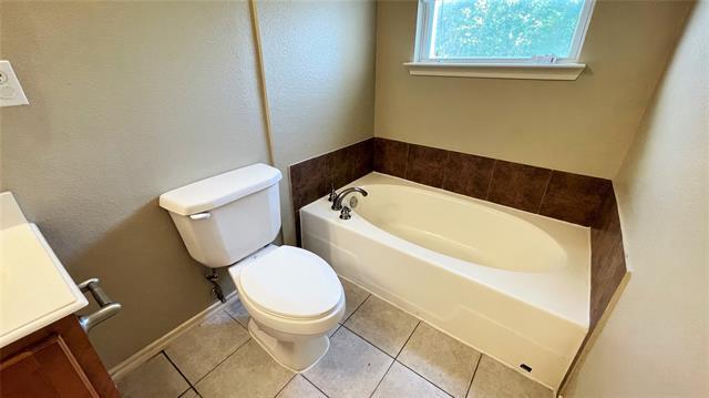 Building Photo - 1203 Reseda Dr