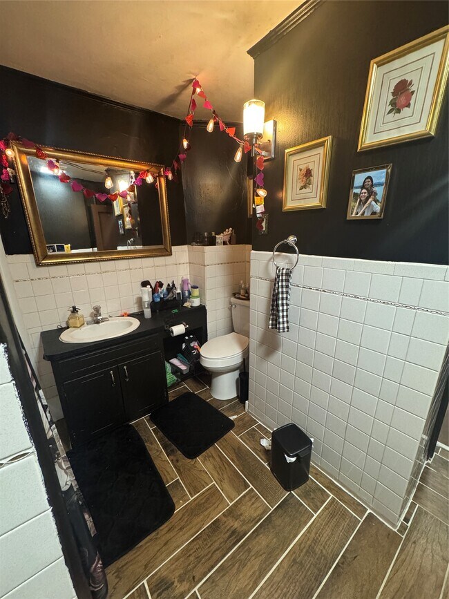 Building Photo - 60 Ely St