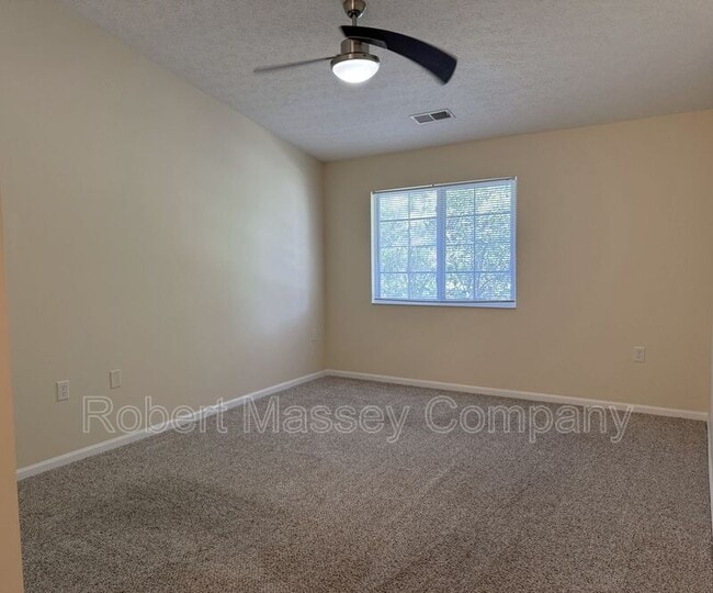 Building Photo - 5301 Pacer Ln