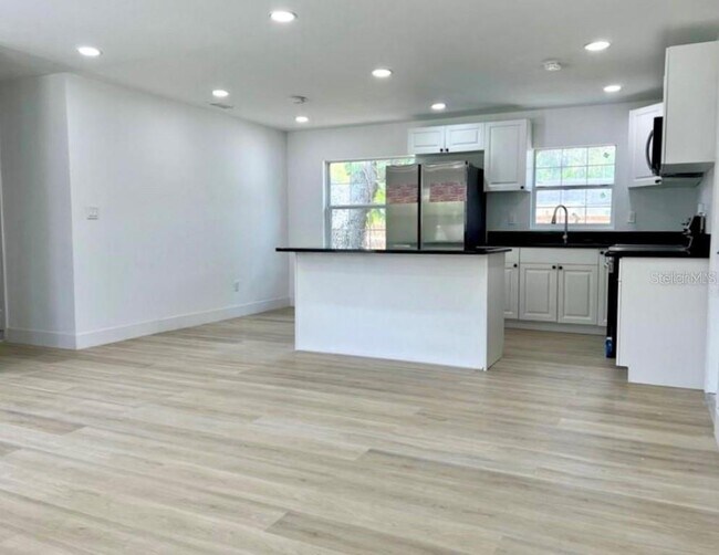 Building Photo - 3312 Chariot Pl