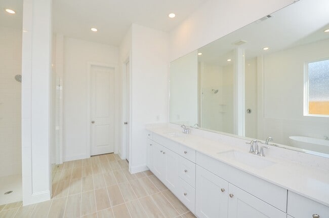 Building Photo - 4623 Sleepy Retreat Trl