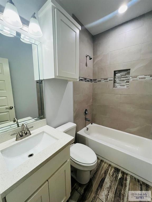 Building Photo - 16 Carlisle Ave