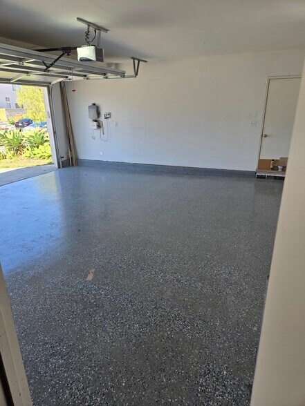 Garage - 4747 Camberley Ct