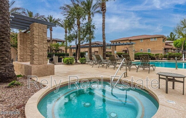 Building Photo - 1225 N 36th St