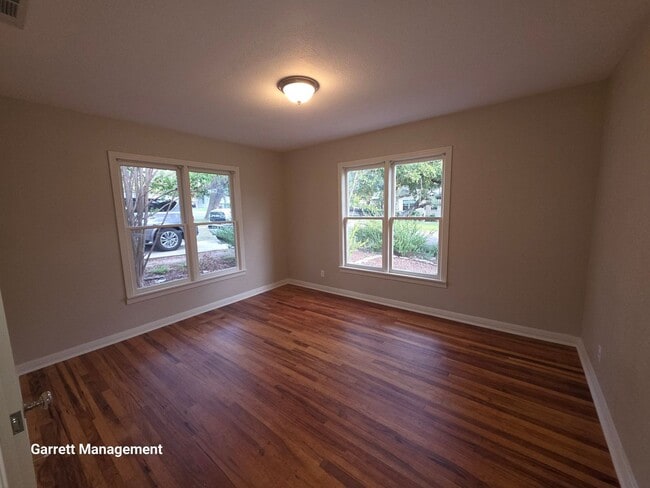 Building Photo - 3/2 Remodeled Home in Lampasas