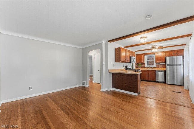 Building Photo - 602 Huntmere Dr