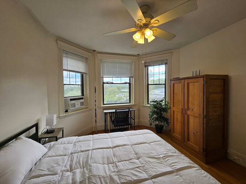 Building Photo - 355 Chestnut Hill Ave