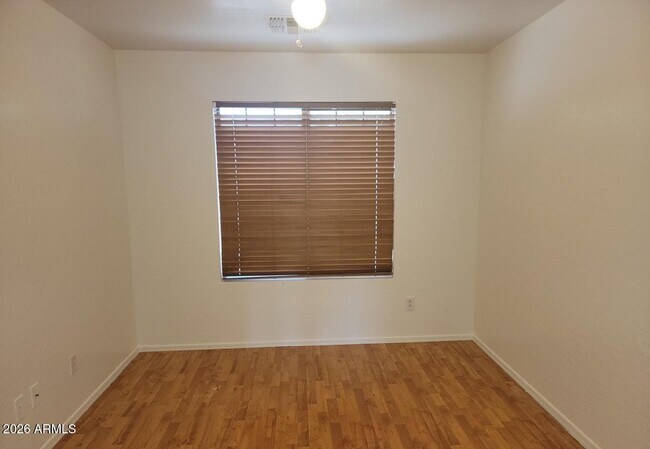 Building Photo - 3133 W Huntington Dr
