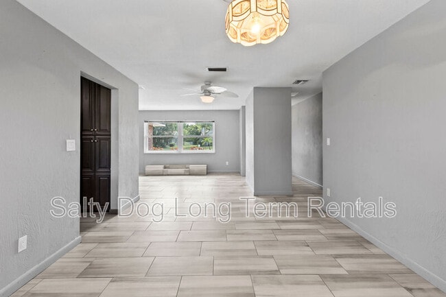 Building Photo - 800 Black Duck Dr