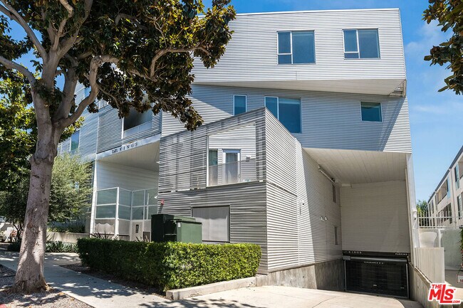 Building Photo - 1030 Kings Rd