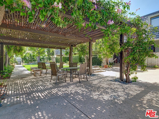 Building Photo - 4776 La Villa Marina