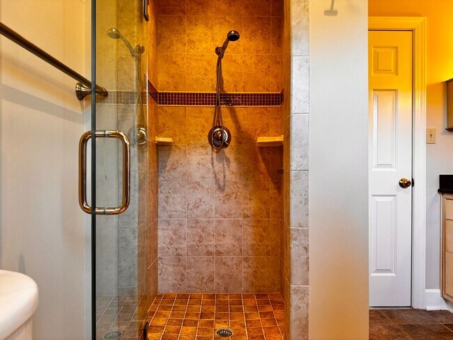 Building Photo - Private Farm Home in North Garden - Enjoy ...