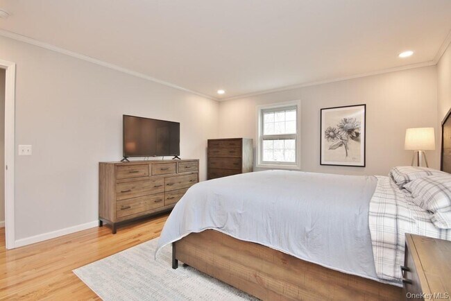 Building Photo - 478 Lake Rd