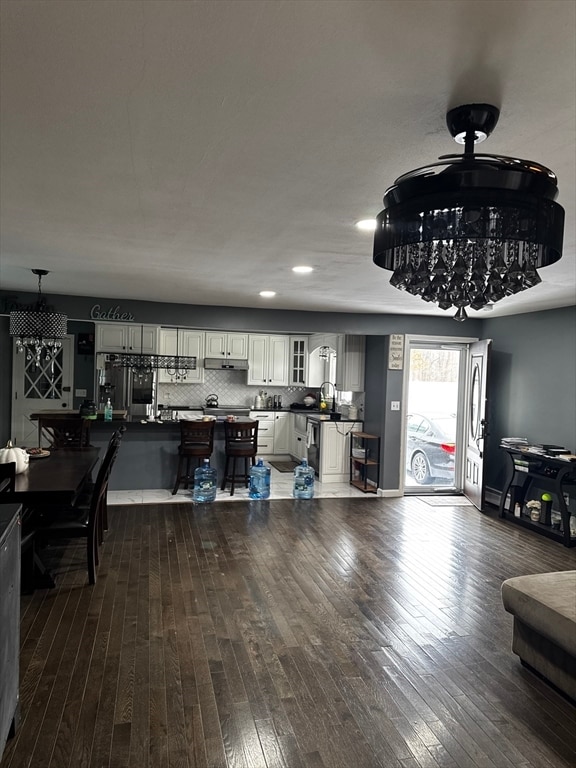 Building Photo - 11 Maple St