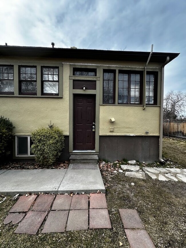 Primary Photo - Available Now-2BD/1B Boise Duplex, short w...