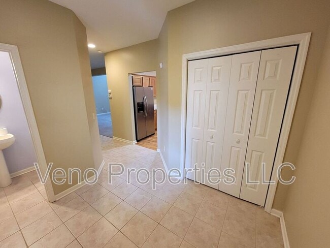 Building Photo - 16 Secretariat Ln