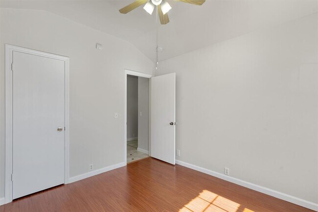 Building Photo - 902 Rocking Spur Cove