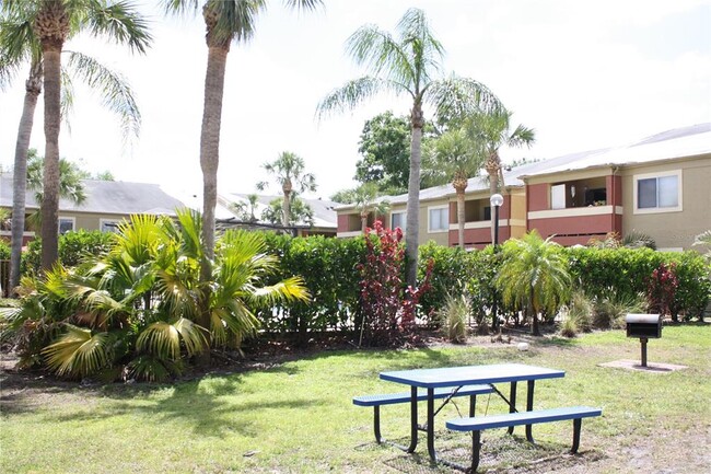 Building Photo - 630 Kenwick Cir
