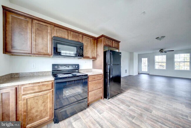 Building Photo - 88 Brookside Ave