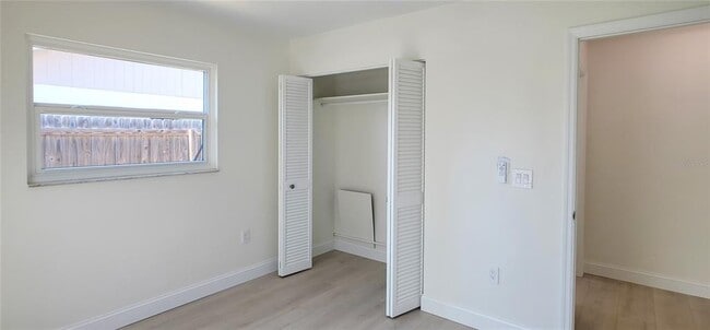 Building Photo - 4018 29th Ave W