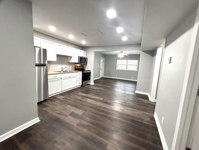 Building Photo - 2941 S 10th St