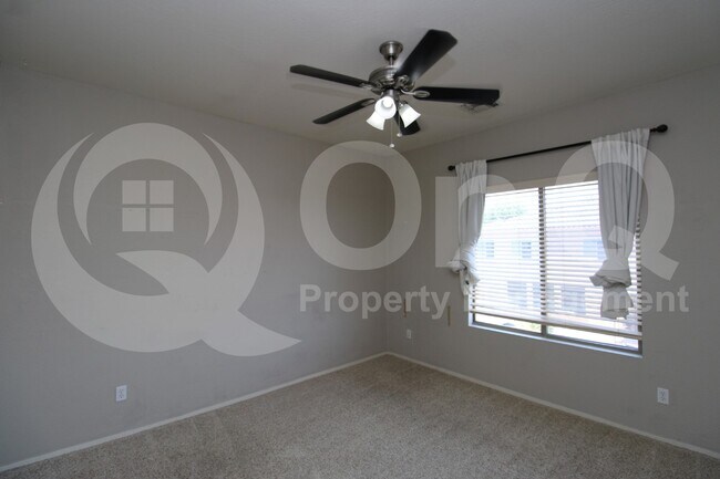 Building Photo - 12908 W Sierra Vista Dr