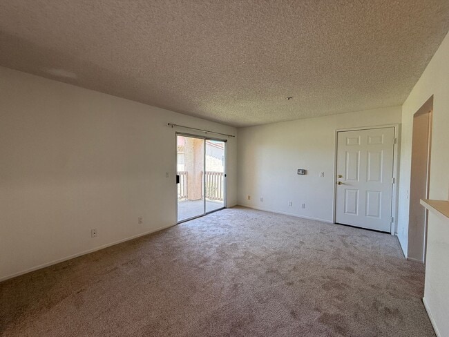 Building Photo - Centrally Located Las Palmas Upstairs Cond...