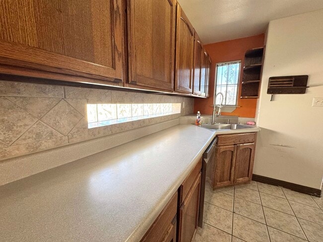 Building Photo - 210 Leon Ave